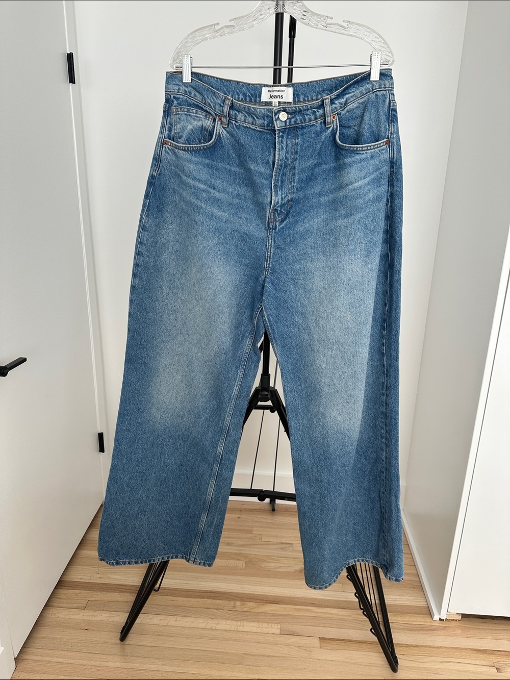 Reformation CARY high rise slouchy wide leg jeans - size 32